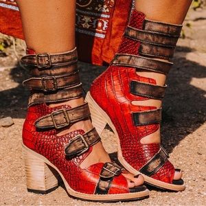 Freedbird Bond Red Croc size 7